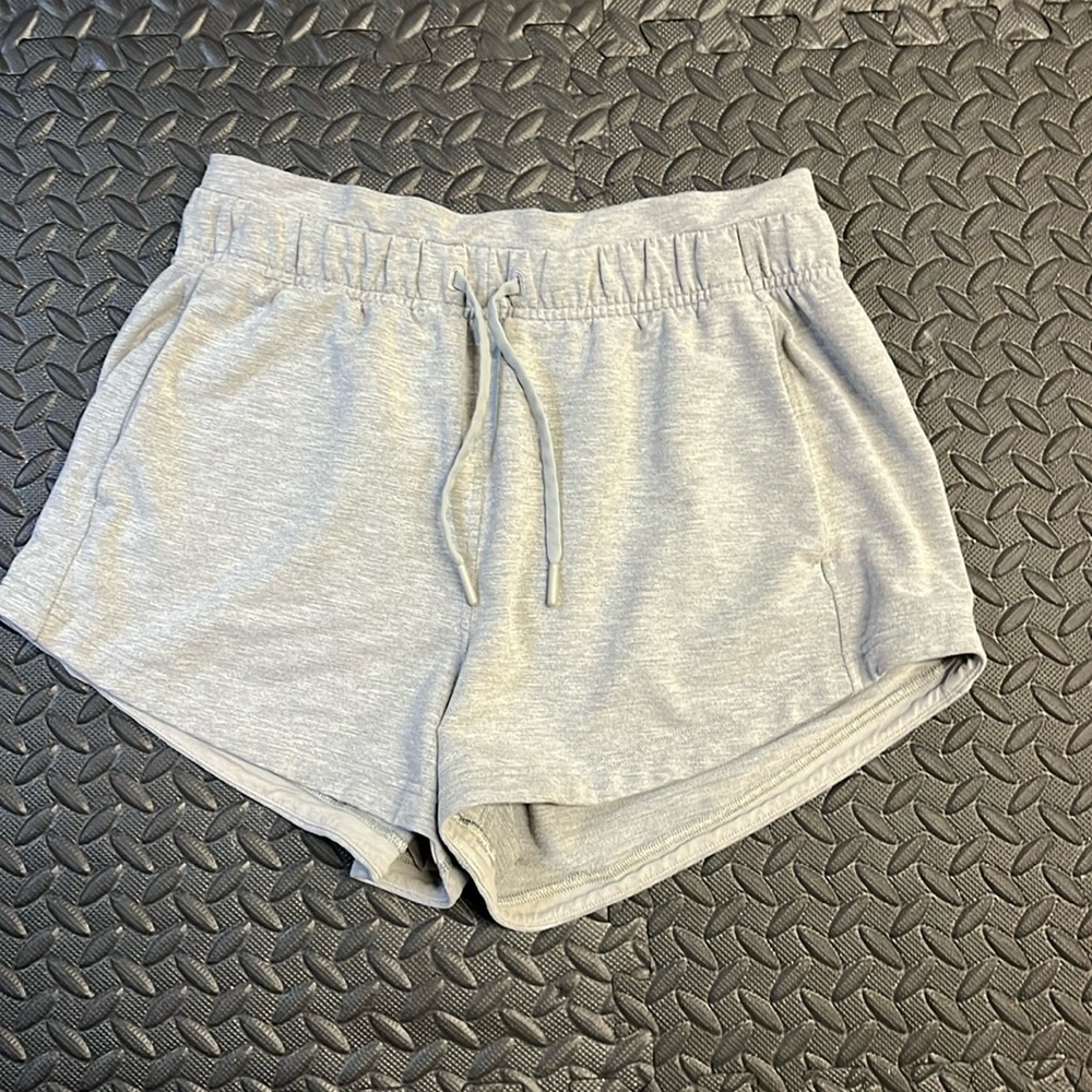 Grey Lululemon shirts